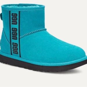 Classic mini side Logo blue UGG Boots woman’s size 8